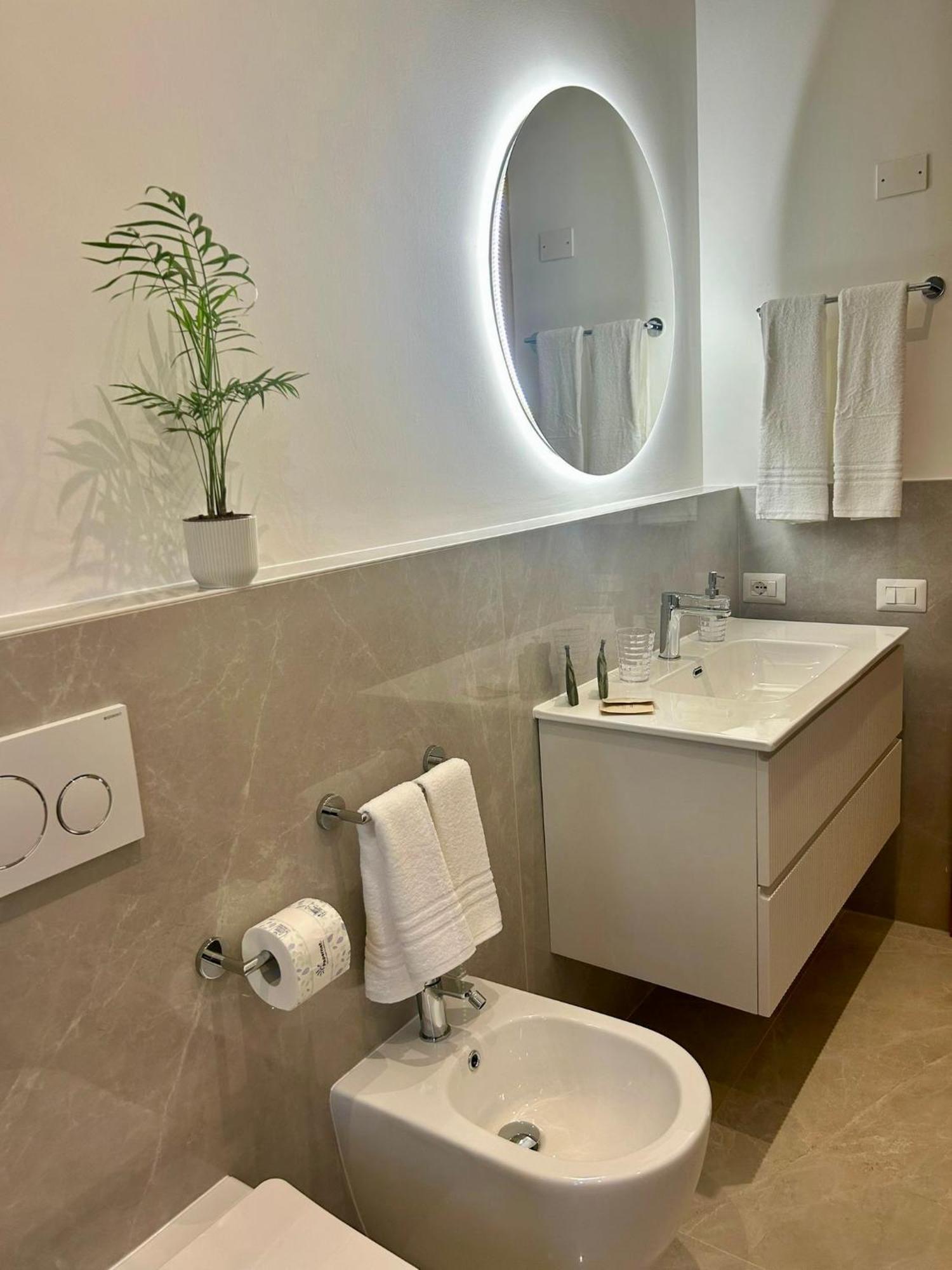 Alchimia Apartment กอนแวร์ซาโน ภายนอก รูปภาพ